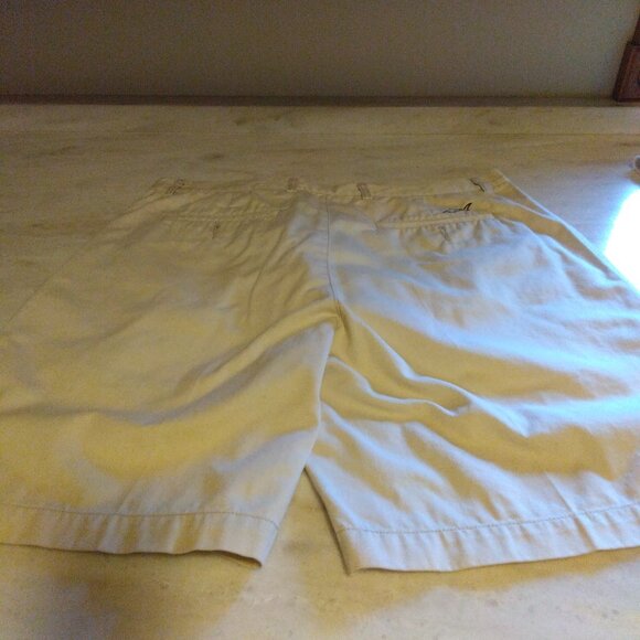 2 pairs Greg Norman shorts - Picture 5 of 7